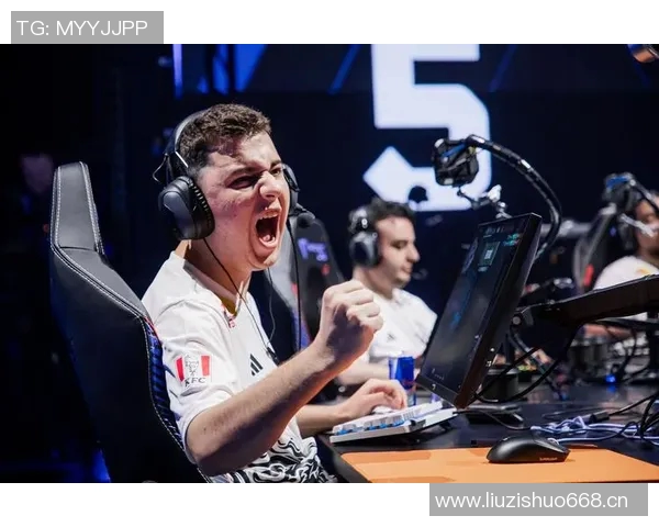 FPX在大师赛中的状态表现分析与未来展望