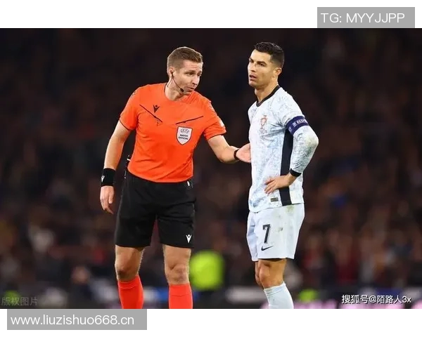 全球足坛风云变幻 世界顶级球星与赛事背后的故事与精彩瞬间